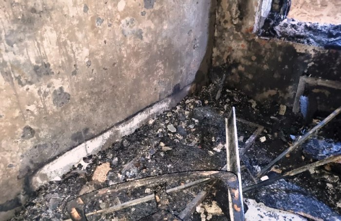 В астраханском райцентре подвыпивший парень просто так поджег многоквартирный дом