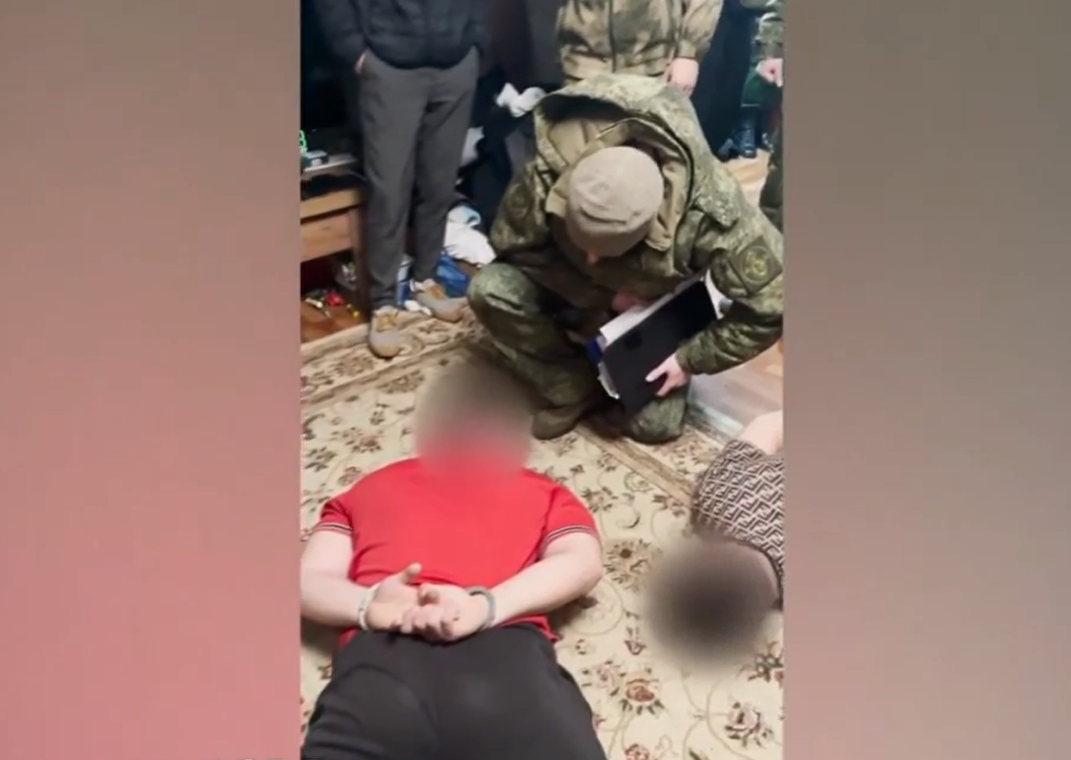 Трое жителей Астраханской области задержаны за вымогательство денег у участника СВО