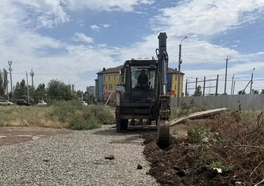 К новому детскому саду на правобережье Астрахани делают комфортную дорогу