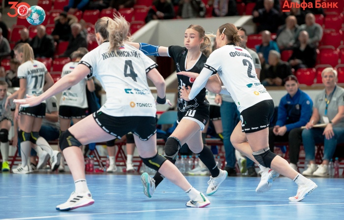 Еле-еле, но сладилось: «Астраханочка» на последней минуте ушла от домашнего поражения от «Лады»