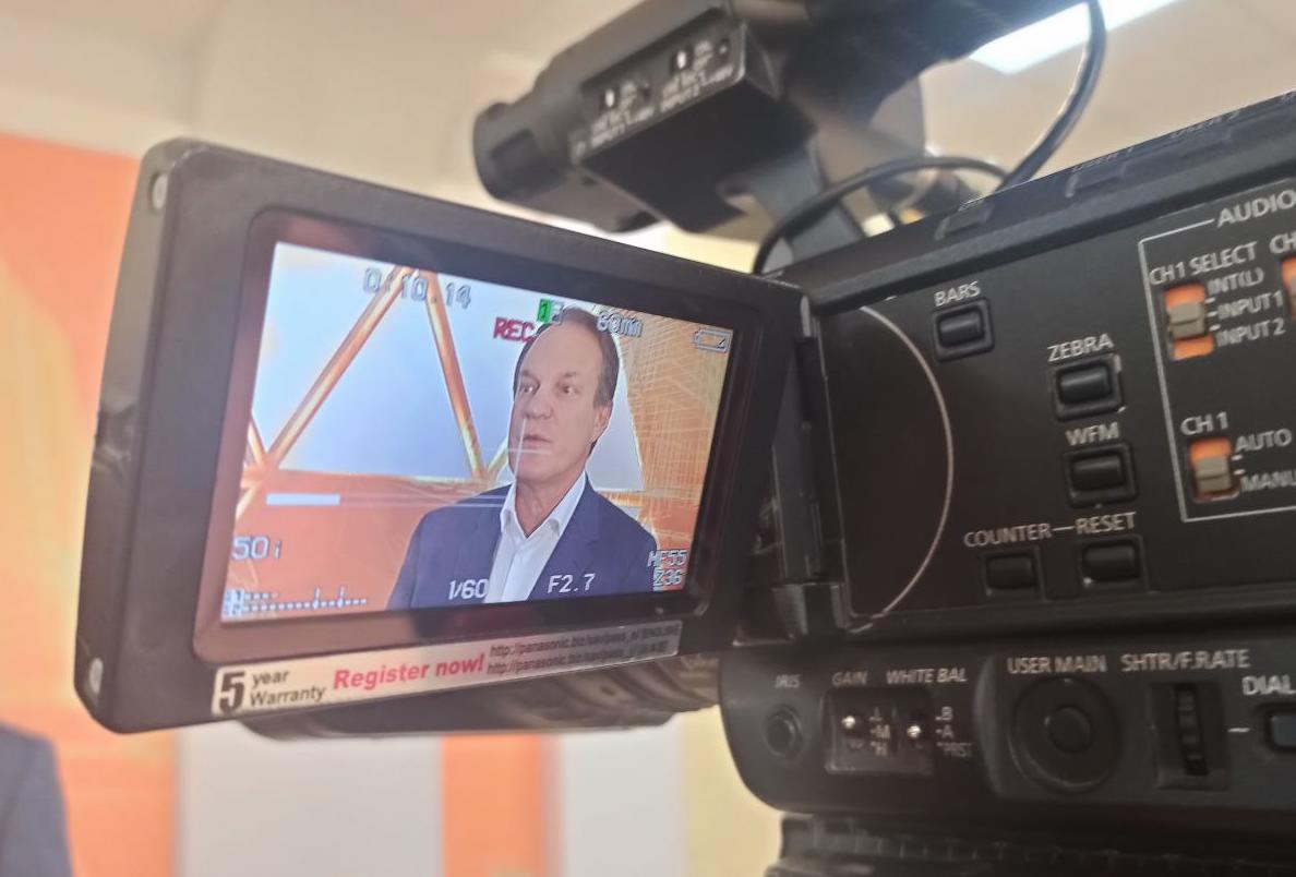 Студенты АГАСУ допросили сенатора Александра Башкина