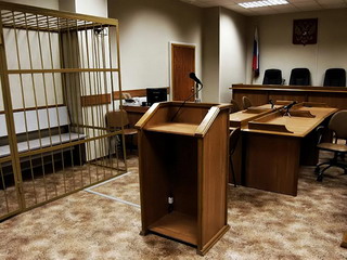 В Астрахани пошла под суд риелтор, обманувшая министерство образования