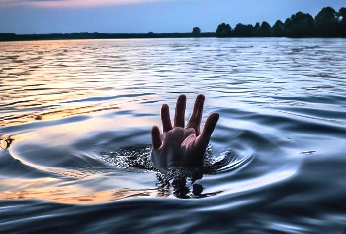 Вчера в разных местах Астраханской области на глазах у очевидцев утонули мужчина и парень