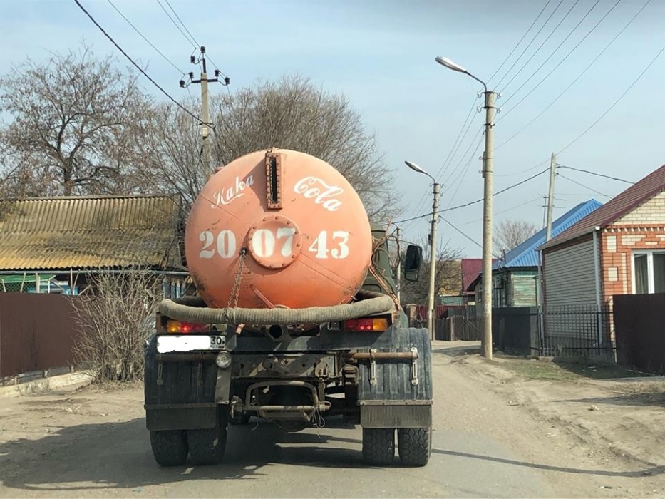 Фото дня: В Астрахани начали производить Kaka-Cola  