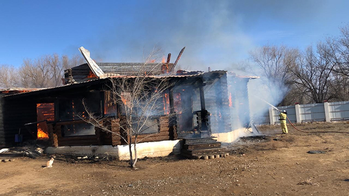 На базе отдыха в Астраханской области произошел пожар