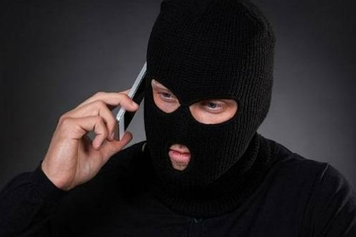 В Астрахани мошенники развели работницу магазина необычным способом