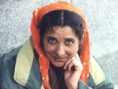 В Астрахани цыган собираются учить вышивке и плетению