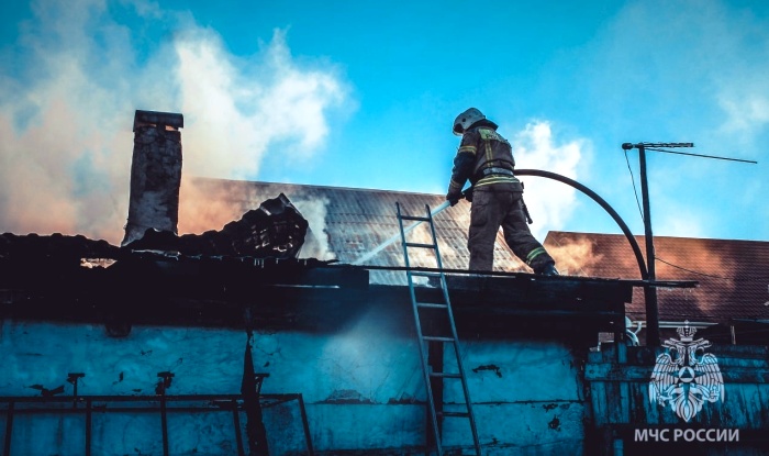 В 2022 году в Астраханской области более 400 пожаров возникли из-за неосторожного обращения с огнем