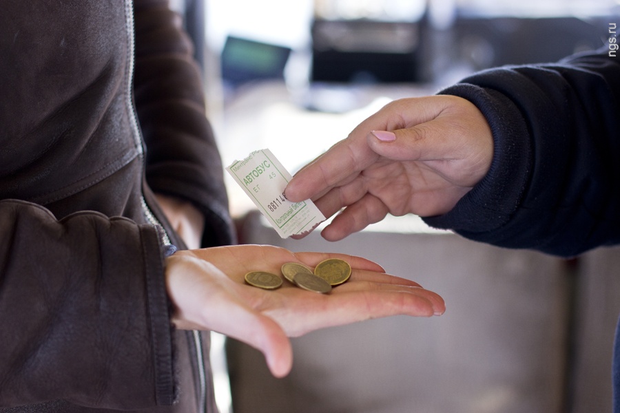 В Астрахани водители одного из маршрутных такси снизили стоимость проезда