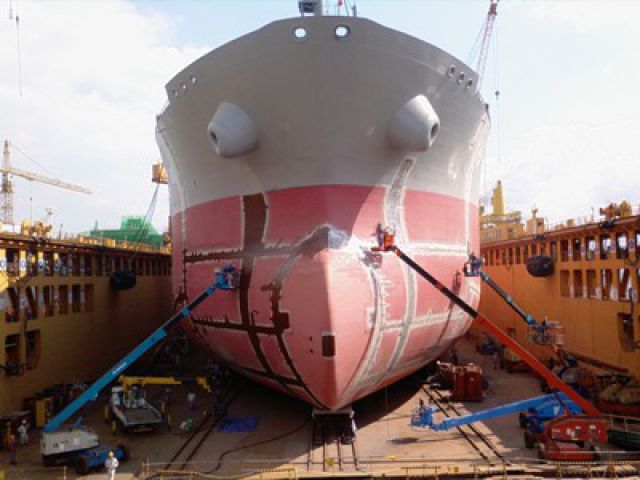 В Астрахани директор судоремонтного завода попался на мошенничестве