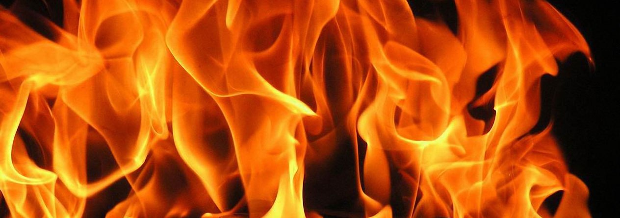 В Астраханской области из-за курильщика сгорел дом