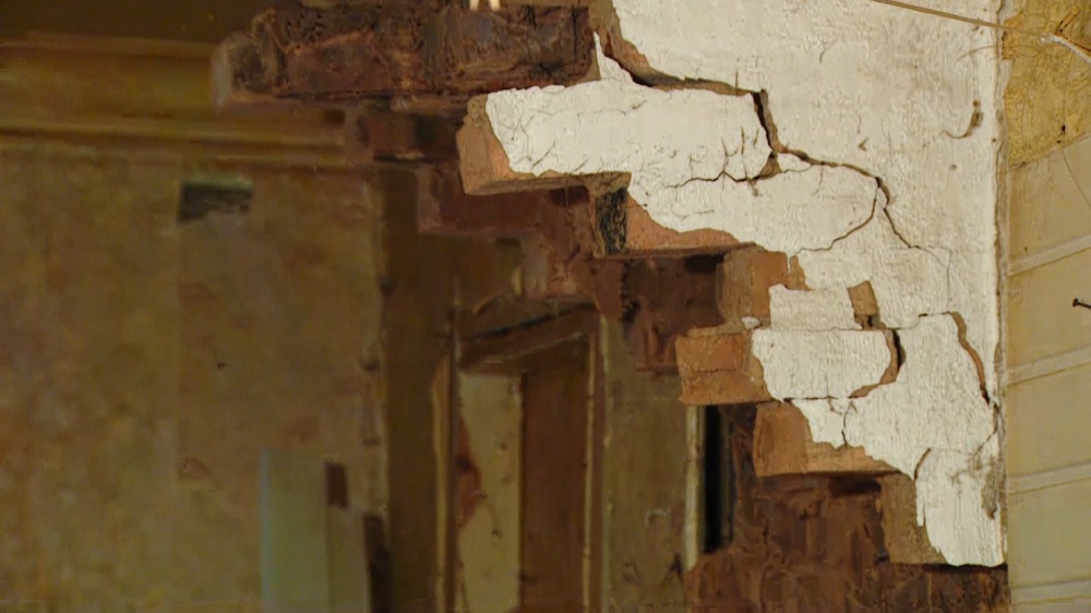 ЧП в Астрахани: на первом этаже дома рухнула печка