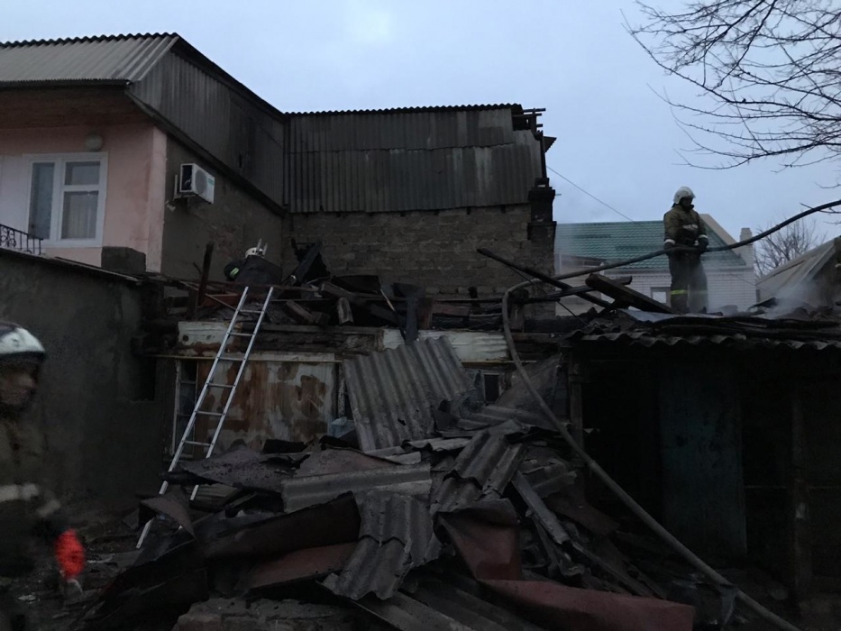 Крупный пожар в центре Астрахани испортил нескольким жителям Новый год