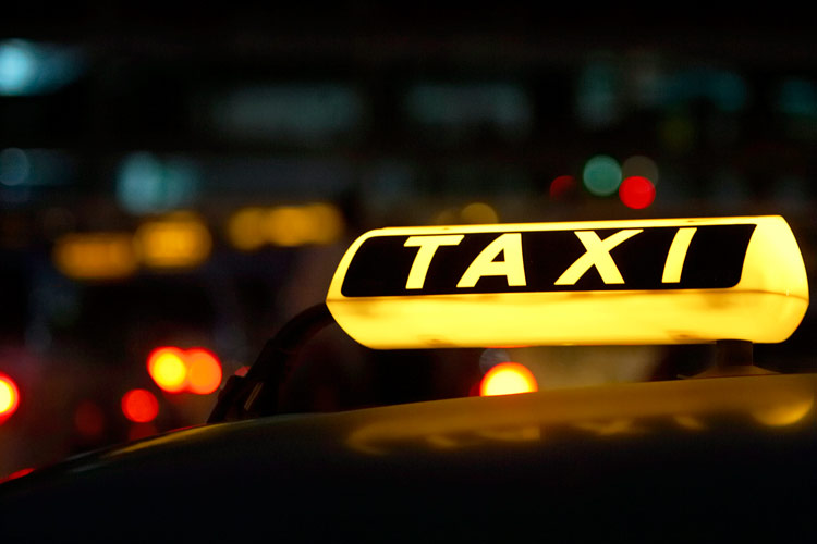 Жители Самарской области обманули астраханских таксистов