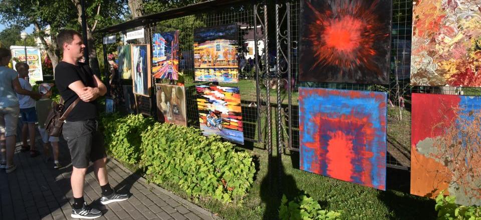 «Волжская палитра»: в выходные астраханцев ждут кино под открытым небом, концерт и мастер-классы