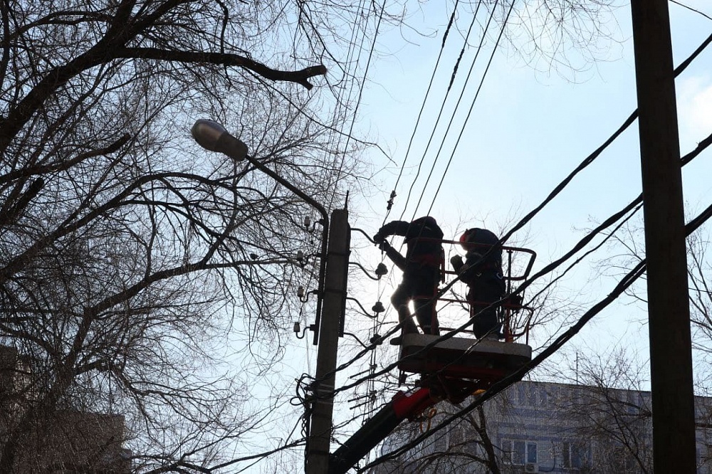 В Астраханской области восстановили более тысячи опор ЛЭП