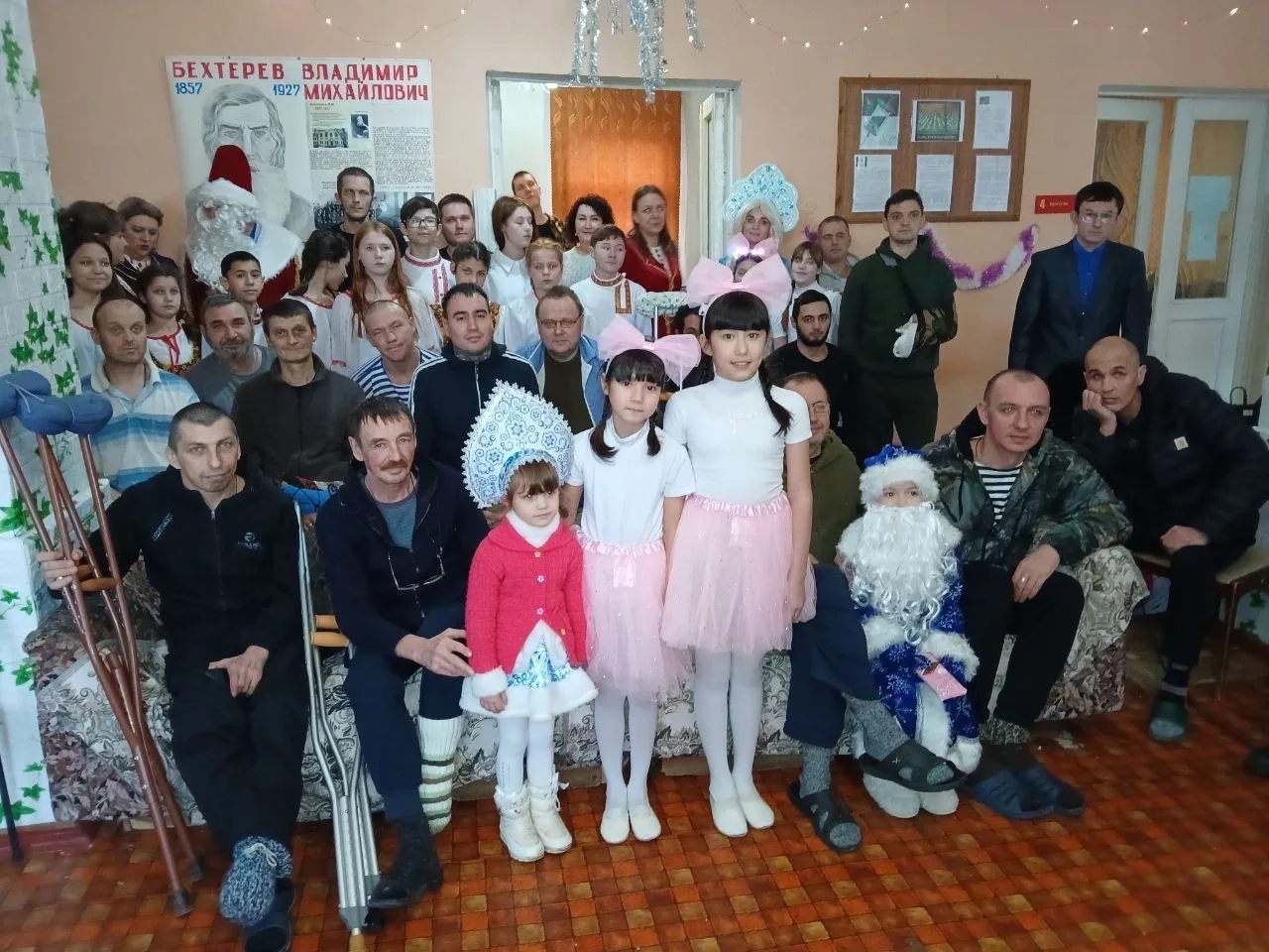 Новогодний концерт для бойцов СВО организовали воспитанники и воспитатели астраханского соццентра «Вера»