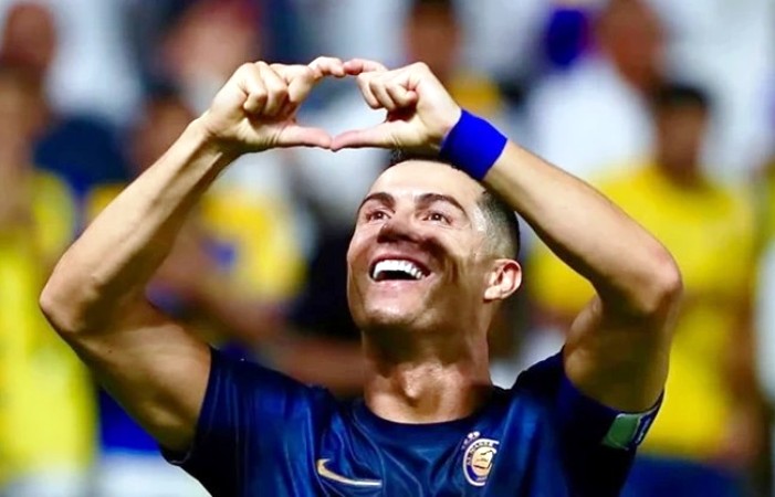 Криштиану Роналду стал первым футболистом-миллиардером в мире