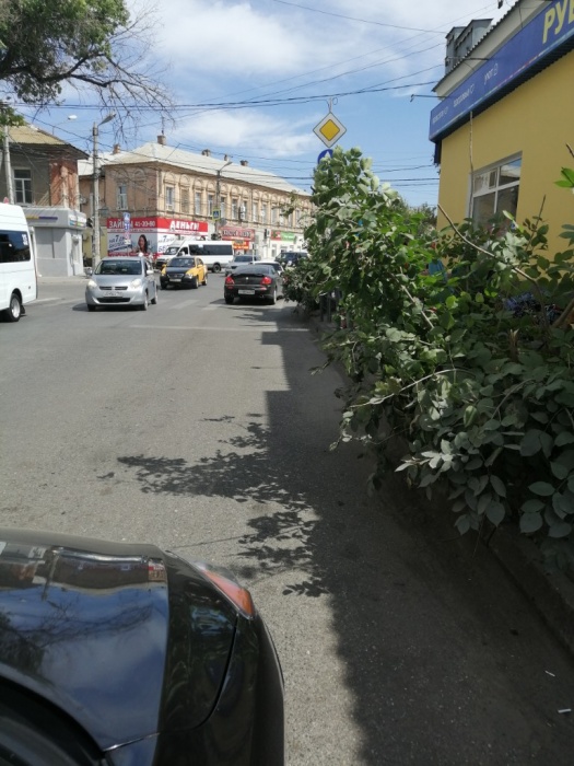 И смех, и грех. В Астрахани иномарку настигла моментальная карма