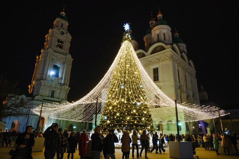 Ледовые катки в Астраханском кремле посетили 50 000 человек