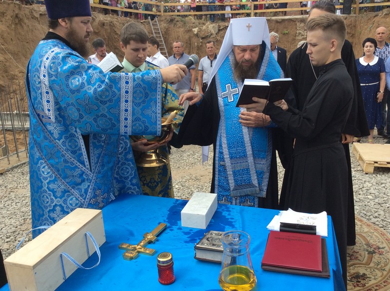 В селе Цветное Володарского района началось строительство нового храма