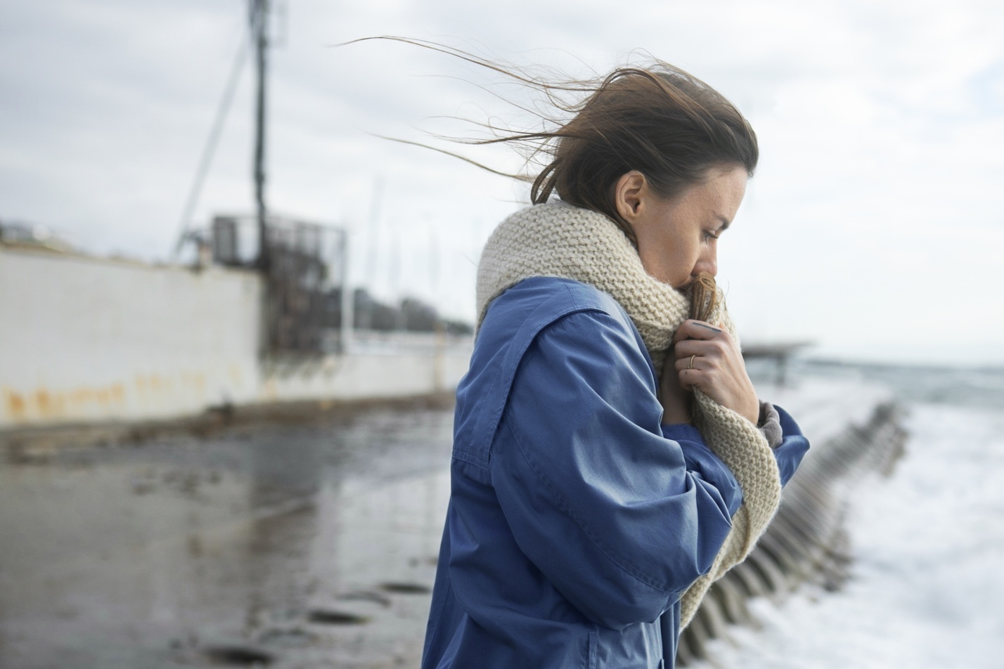 МЧС Астраханской области выдало штормовое предупреждение