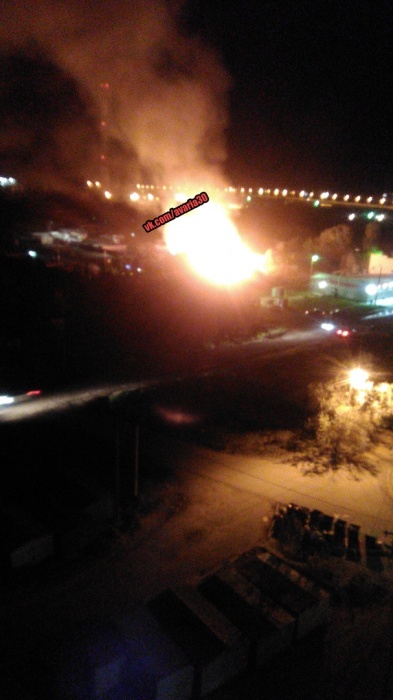 Мощный пожар в микрорайоне Бабаевского в Астрахани