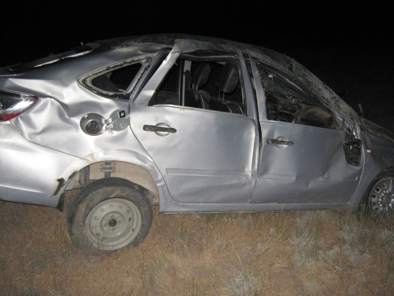 В ДТП под Астраханью пострадали пятеро, один погиб