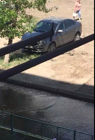 В Астрахани плывет улица Куликова. Видео ЧП