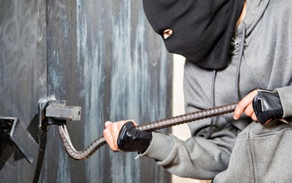 Жители Волгоградской области обворовывали гаражи астраханцев