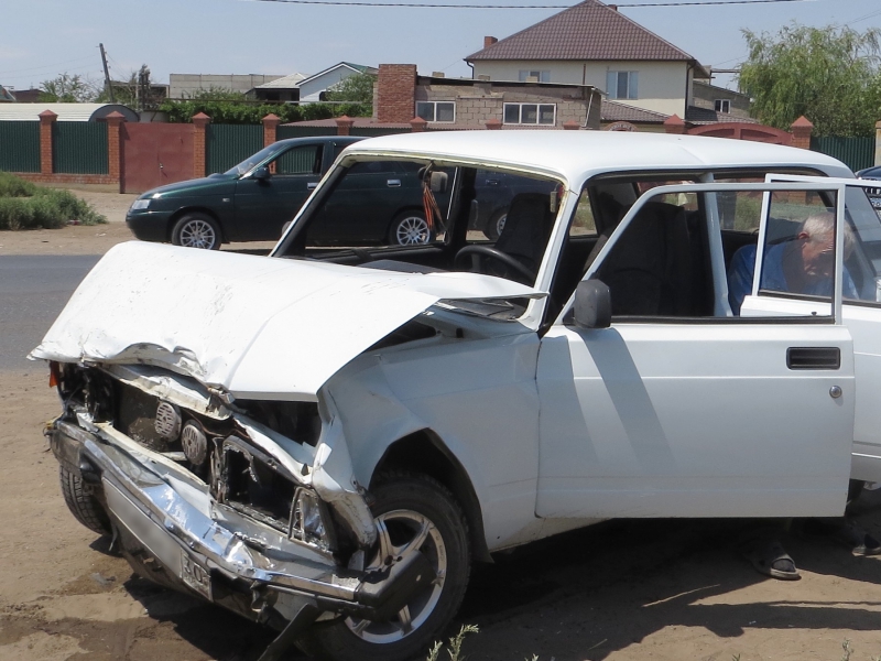 В Астрахани из-за пьяного водителя пострадала пенсионерка