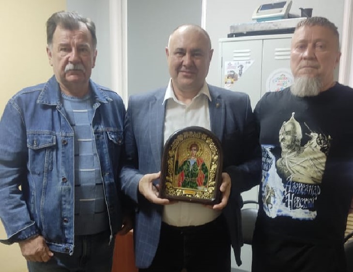 В Астрахань привезли икону Жени Родионова