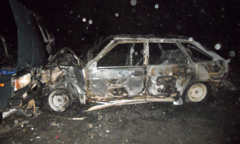  В Астраханской области из-за столкновения загорелись два автомобиля