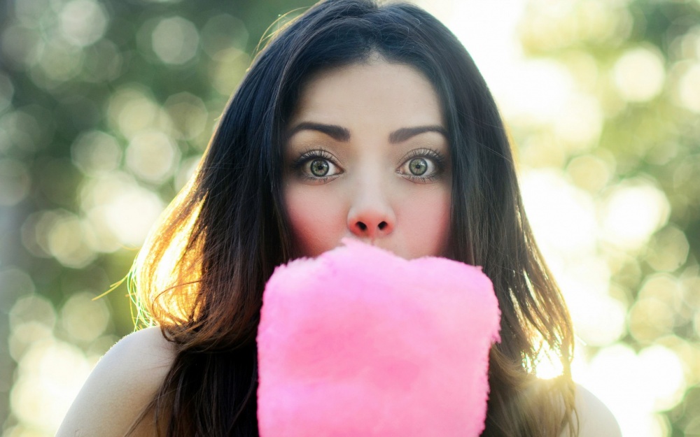 Не слипнется: астраханцев оставили без сладкого