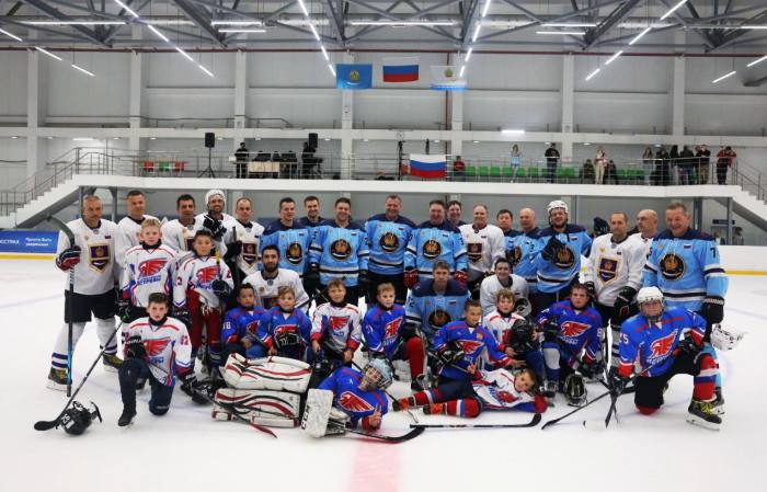 Такой хоккей нам нужен! Астраханский губернатор и олимпийские чемпионы не только открыли новый сезон в регионе, но и вышли на лед
