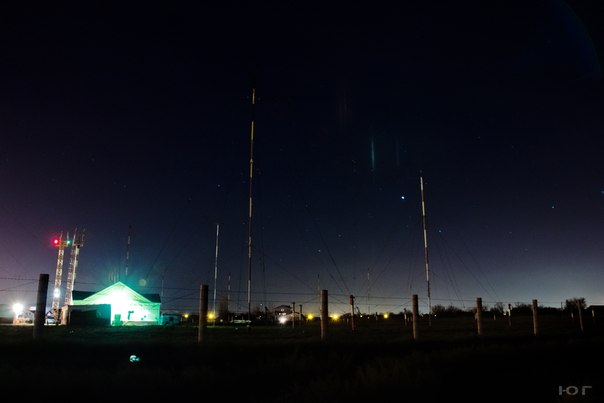 Ночью в Астрахани можно было наблюдать "световые столбы"