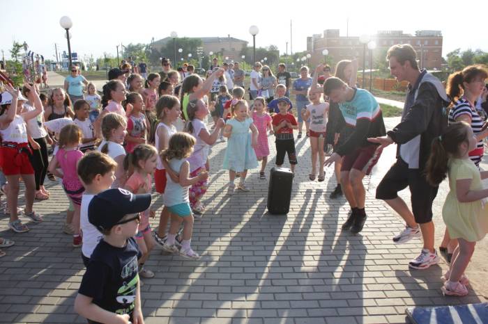 Партия «Новые люди» устроила астраханцам праздник детства