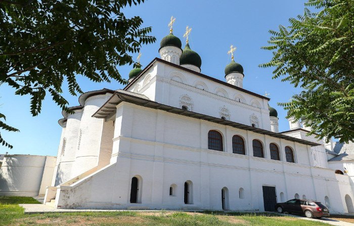 Троицкому собору в Астраханском кремле исполняется 420 лет