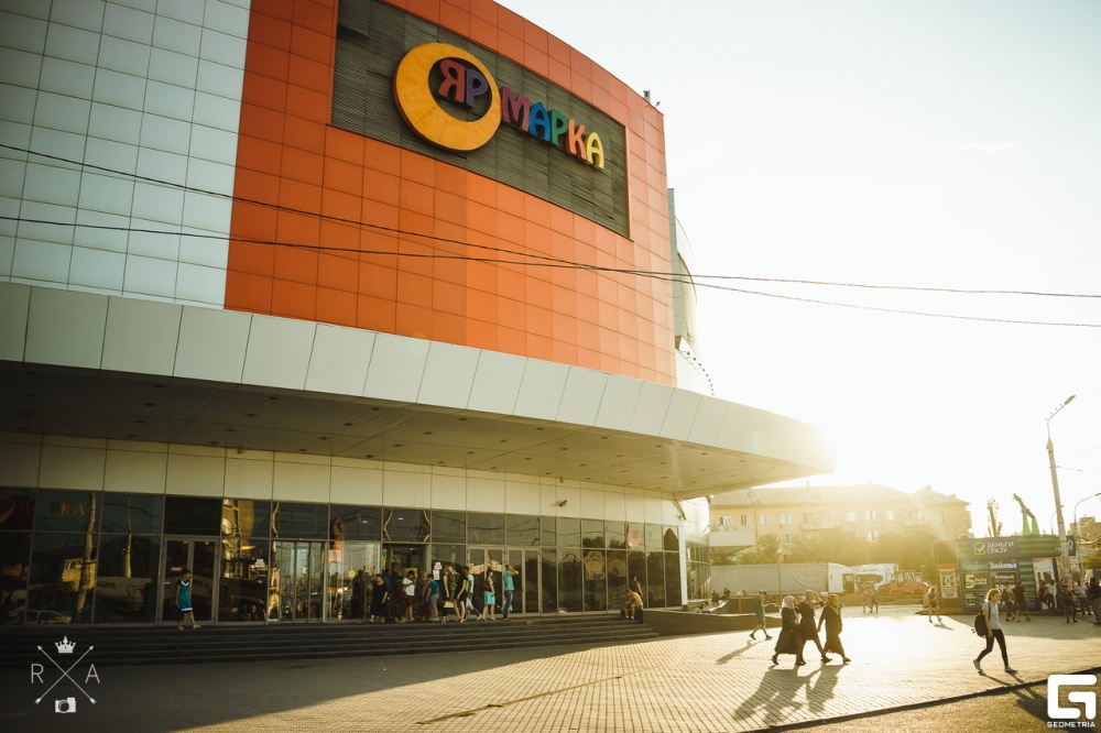 Администрация "Ярмарки" прокомментировала установку новых дверей, напугавших астраханцев