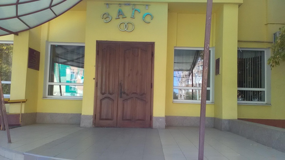 В Ахшарумовском роддоме приостанавливается регистрация новорожденных