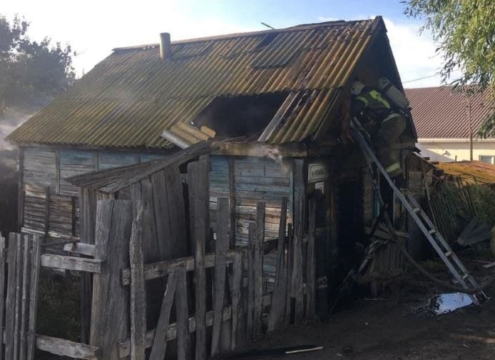 Под Астраханью подожгли дом