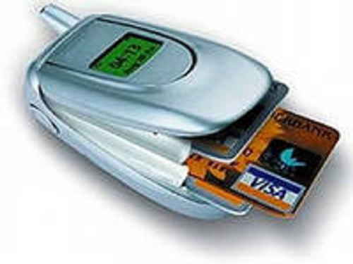 В Астрахани студентка при помощи найденного телефона похитила деньги с карты его хозяйки