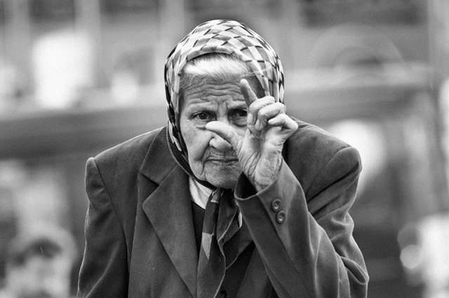 Минтруда подтвердило возможную заморозку пенсий в 2015 году