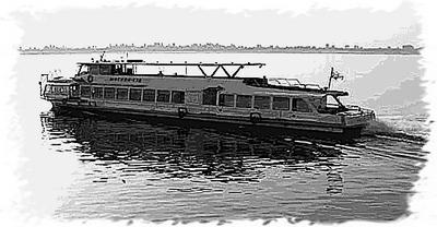 В Астрахани губернатор пообещал восстановить речные трамвайчики