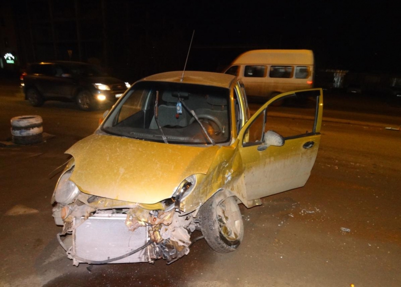 В Астрахани пьяный завуч и автоледи устроили ДТП