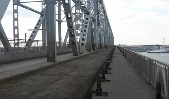 Астраханец прыгнул с моста: мужчина погиб