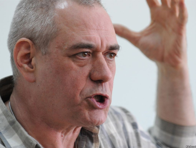 Доренко рассказал историю про астраханского премьера в белых тапочках