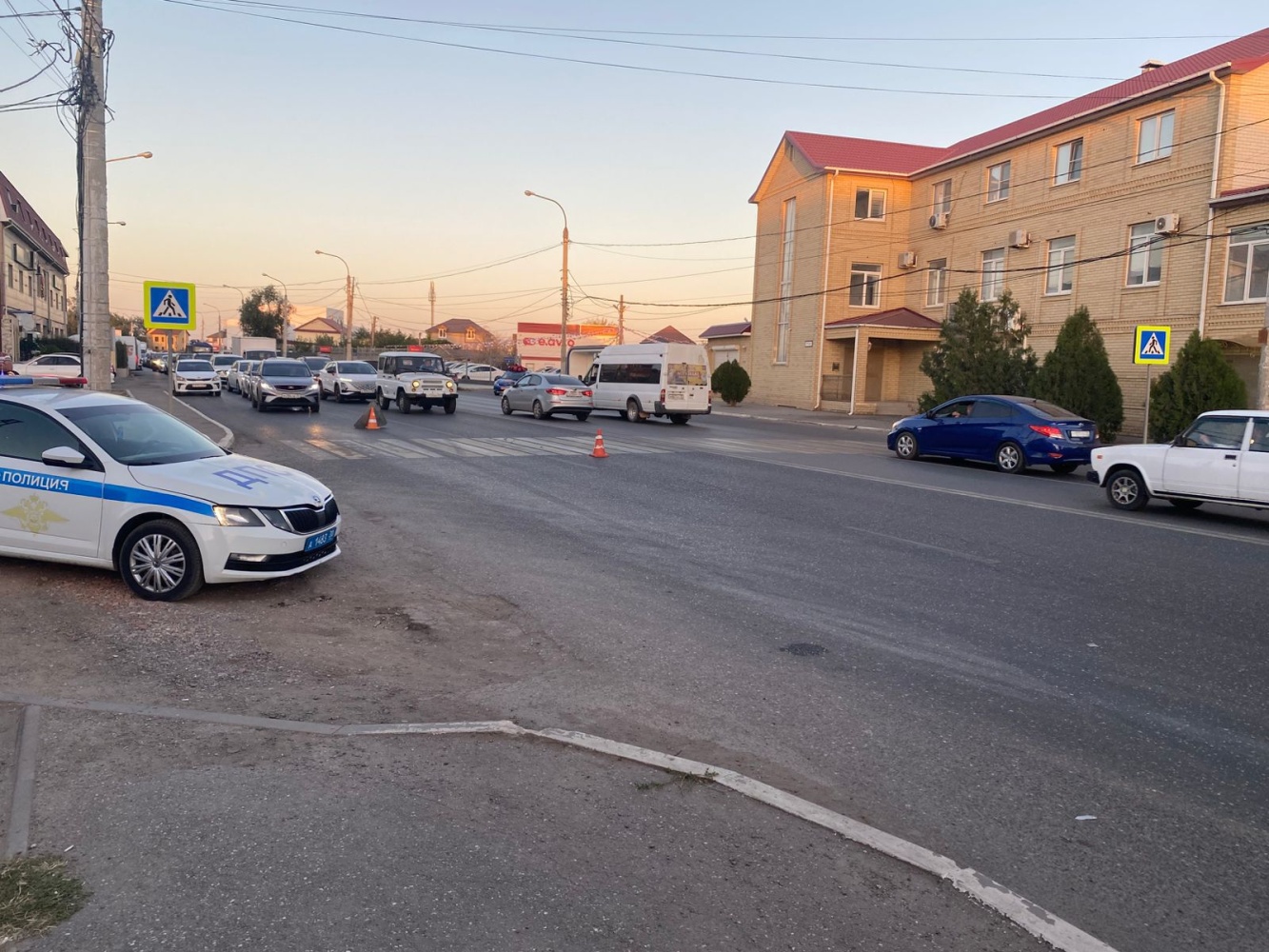 Коляску с ребенком сбили на пешеходном переходе в Астрахани