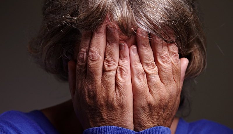 Психически нездоровый астраханец едва не убил мать