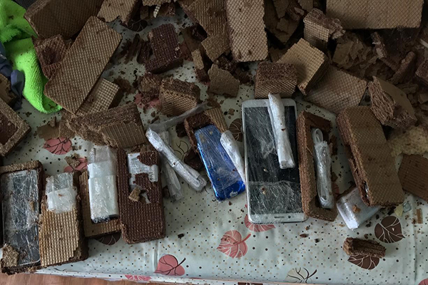 Астраханка впихнула в вафли невпихуемое